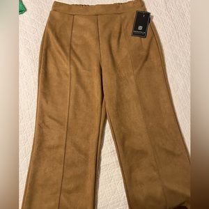 🍁BAGATELLE ~ Sueded ankle pants.